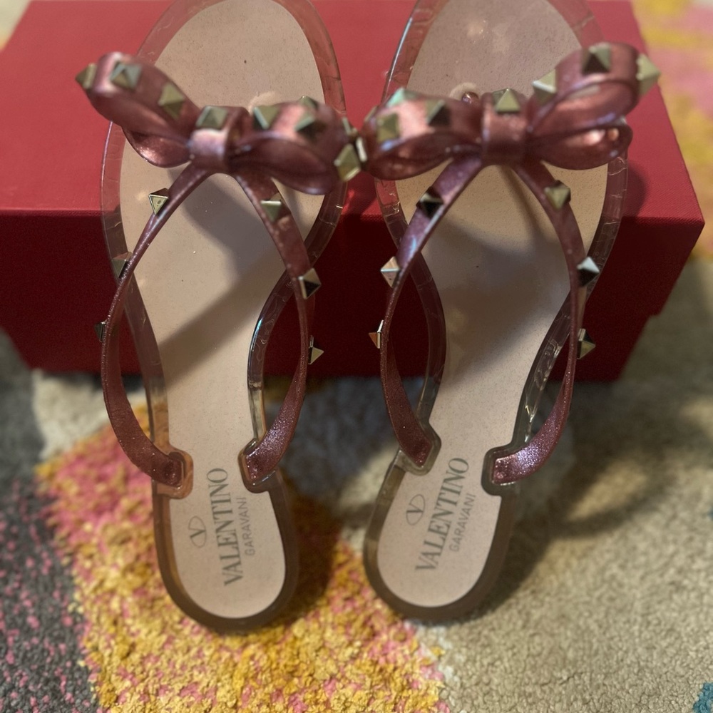 Valentino Pink Sandals thongs rock stud  Bow Design